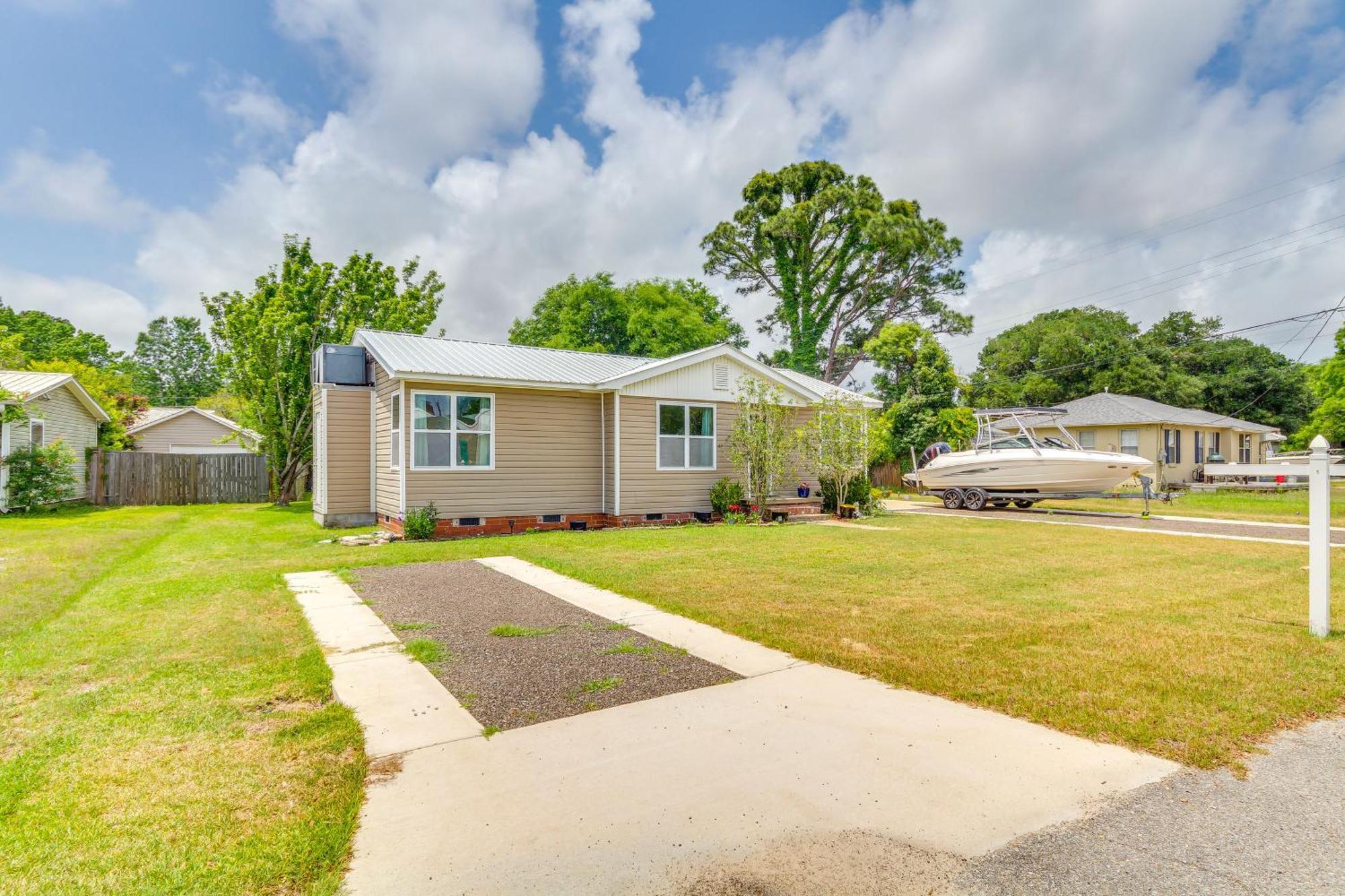 Pensacola Home With Private Spa Walk To Beach! Luaran gambar